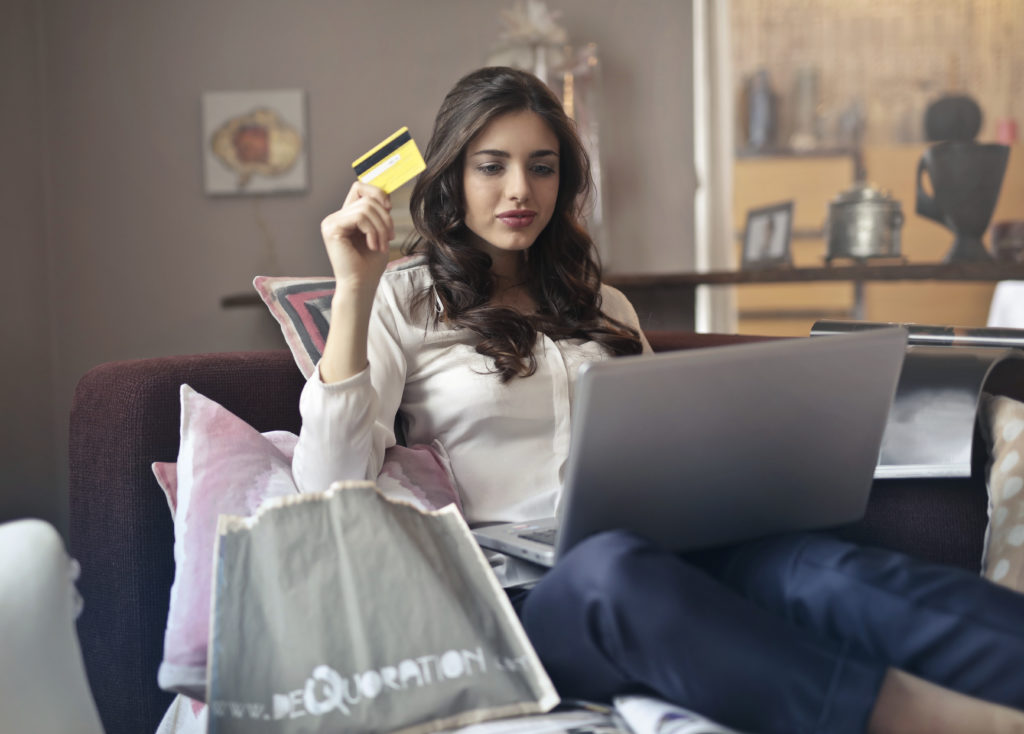 Płatności online – jedna z opcji czy konieczność przy prowadzeniu sklepu internetowego?